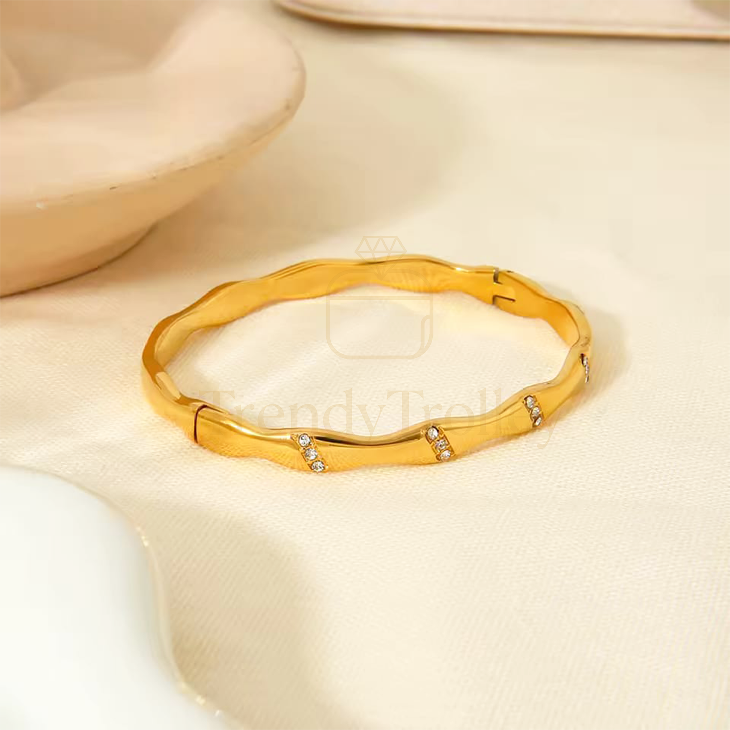 TrendyTrolley 18k Gold Flower Kada - Diamond Studded |Anti-Tarnish|Waterproofand Luxurious