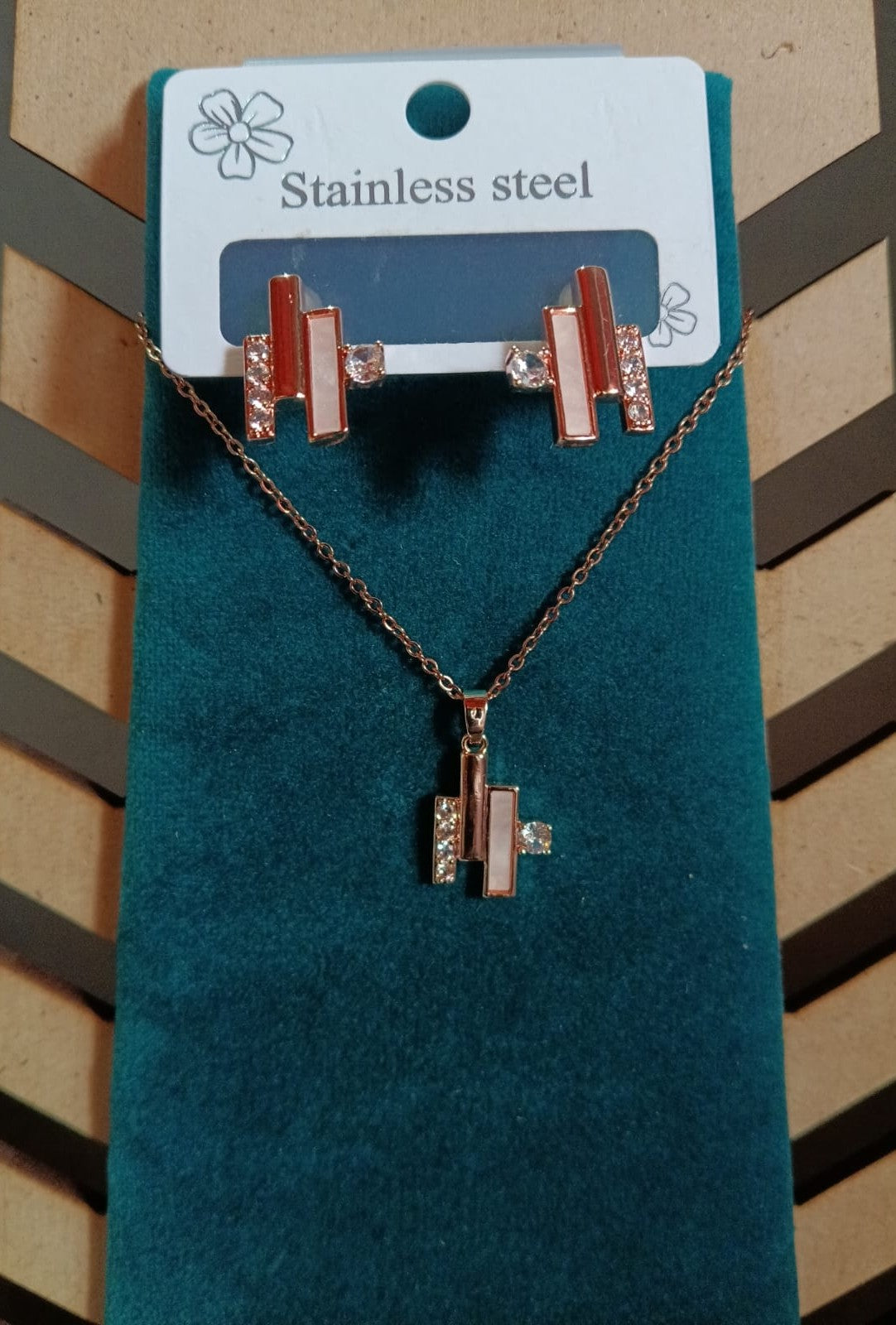 Trendy Trolley Vertical Lines Diamond Necklace Set | 18K Gold Plated Anti-Tarnish Jewellery for Women | Elegant Small Diamond Pendant with Matching Earrings