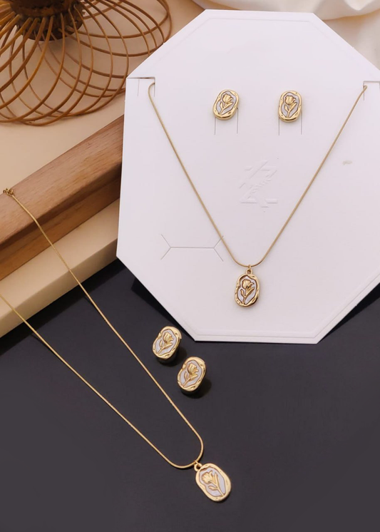 TrendyTrolley Eternal Rose Necklace Set - 18k Gold | Rose Design | Waterproof and Timeless
