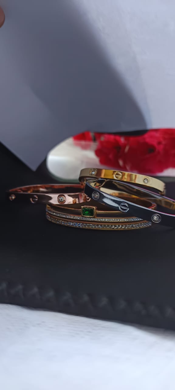 TrendyTrolley Premium 2 Pc Kada Set – Green Diamond Kada & Triple Tone Kada Set (Rose Gold, Gold & Silver) | Elegant Sparkle & Classic Combo | Anti-Tarnish | Waterproof | Skin-friendly Jewellery