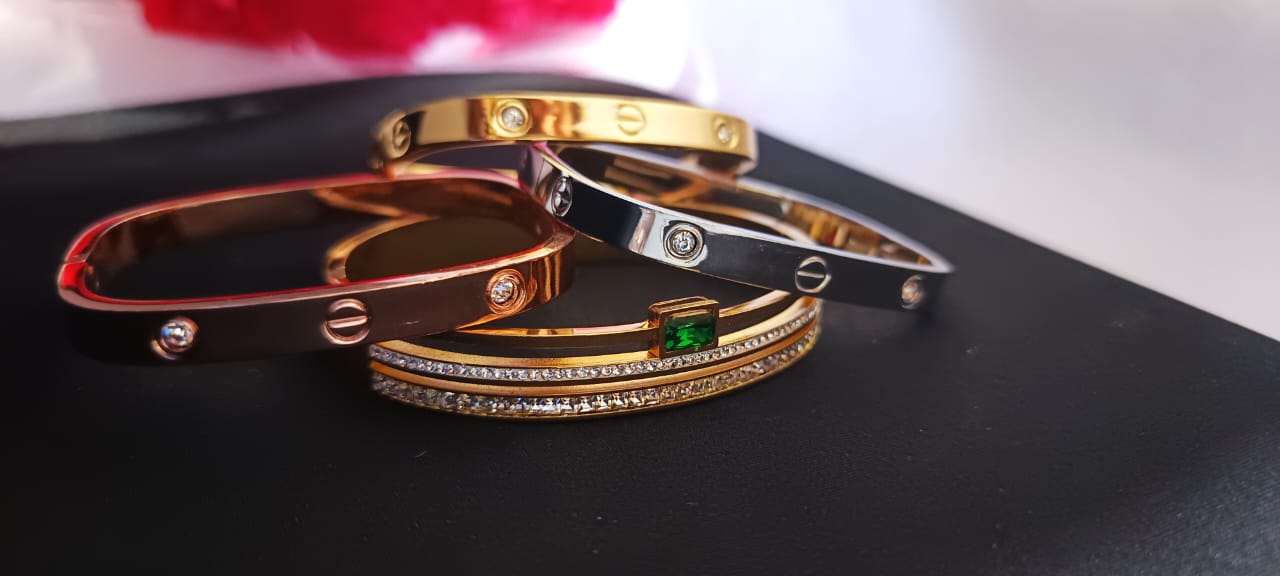 TrendyTrolley Premium 2 Pc Kada Set – Green Diamond Kada & Triple Tone Kada Set (Rose Gold, Gold & Silver) | Elegant Sparkle & Classic Combo | Anti-Tarnish | Waterproof | Skin-friendly Jewellery