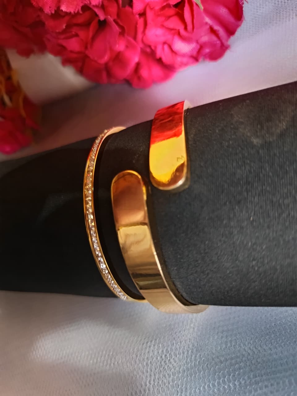 TrendyTrolley Premium 2 Pc Kada Set – Thick Plain Kada & Diamond Centre Kada | Elegant Minimal & Sparkle Combo for Daily & Festive Wear | Anti-Tarnish | Waterproof | Skin-friendly Jewellery Combo