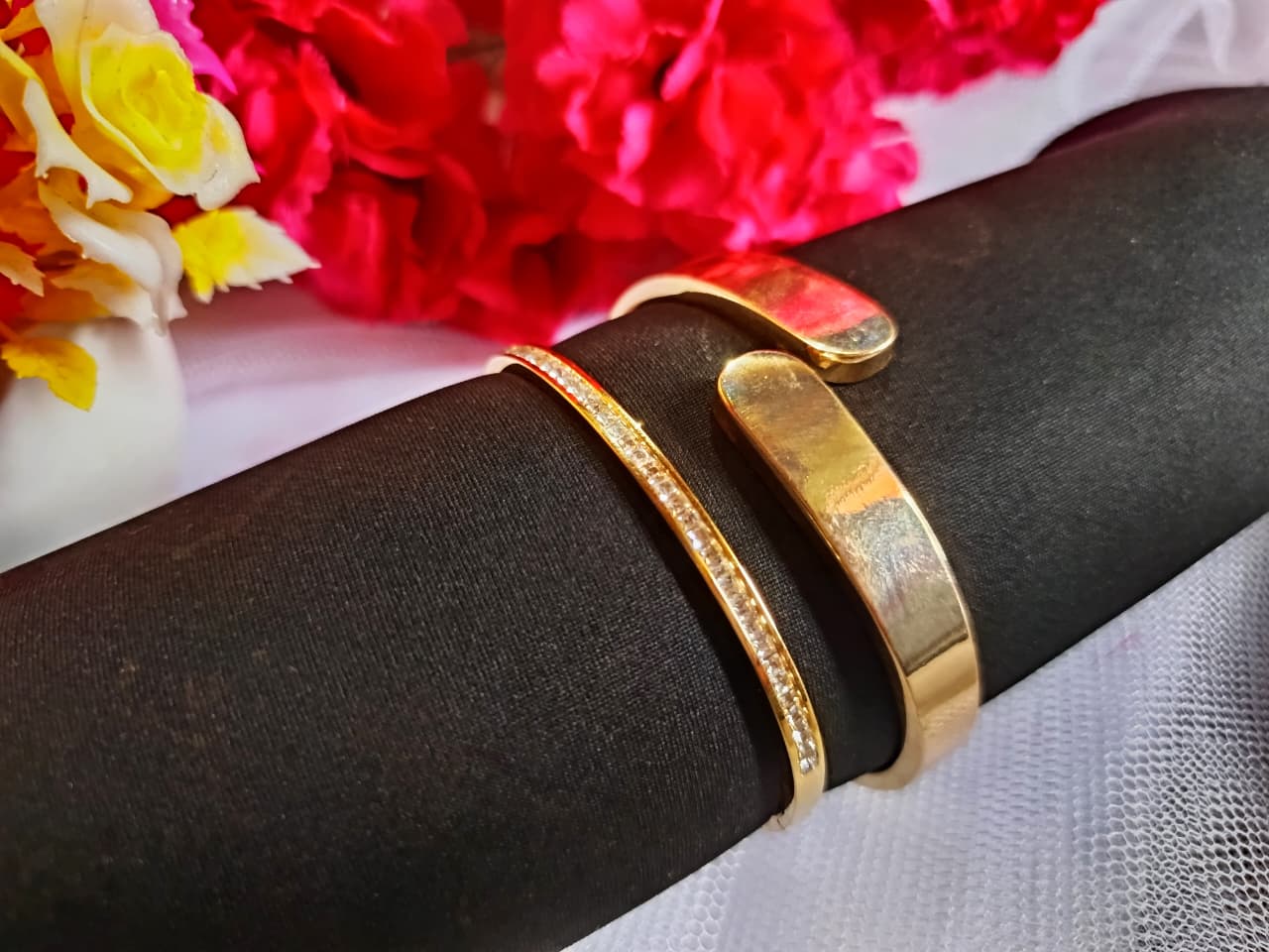 TrendyTrolley Premium 2 Pc Kada Set – Thick Plain Kada & Diamond Centre Kada | Elegant Minimal & Sparkle Combo for Daily & Festive Wear | Anti-Tarnish | Waterproof | Skin-friendly Jewellery Combo