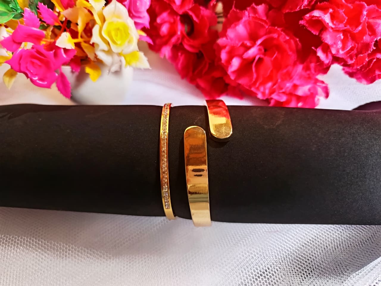 TrendyTrolley Premium 2 Pc Kada Set – Thick Plain Kada & Diamond Centre Kada | Elegant Minimal & Sparkle Combo for Daily & Festive Wear | Anti-Tarnish | Waterproof | Skin-friendly Jewellery Combo