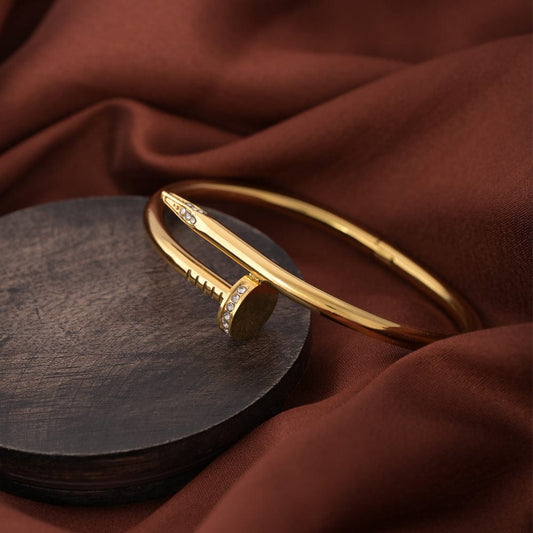 TrendyTrolley Simple Chic Kada - 18k Gold | Minimalist Design | Waterproof and Timeless